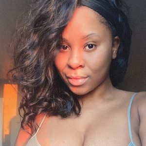 Meet your Posher, Lloy-ann